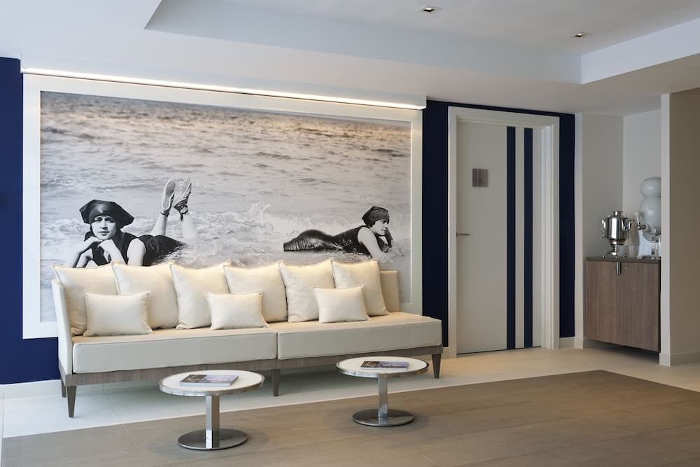 Lobi dinlenme salonu