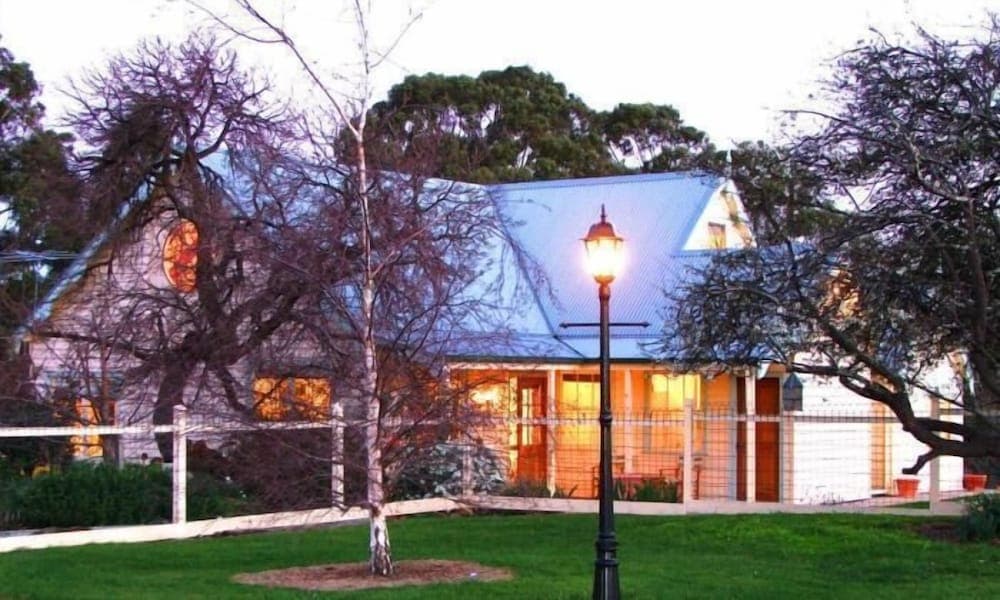 Konaklama yerinin ön cephesi