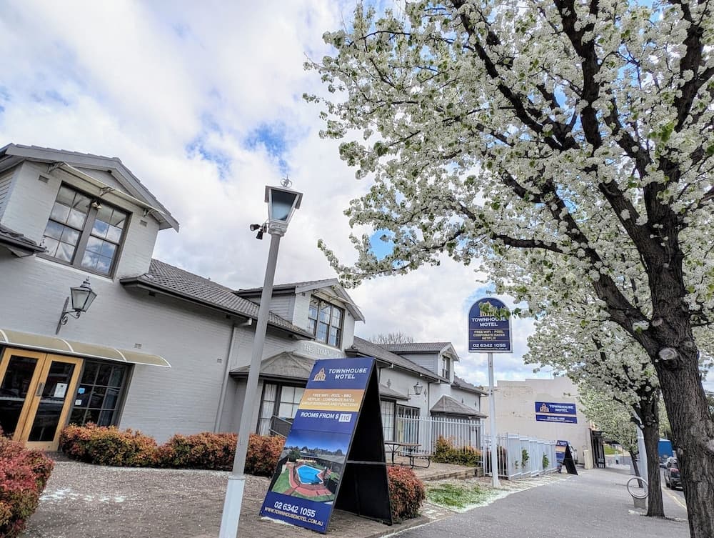 Townhouse Motel