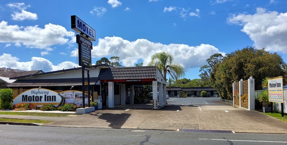 Highway Motor Inn