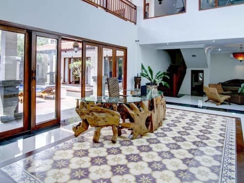 Hastinapura Residence