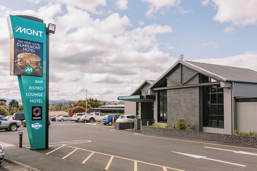 Claremont Hotel Motel