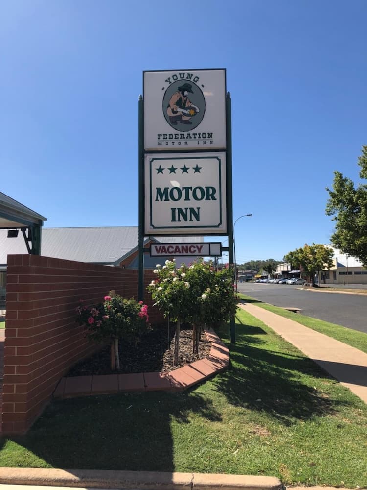 Young Federation Motor Inn