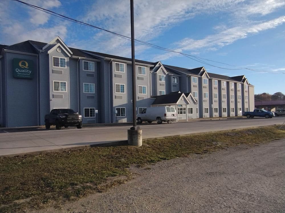 Quality Inn & Suites Caldwell I-77