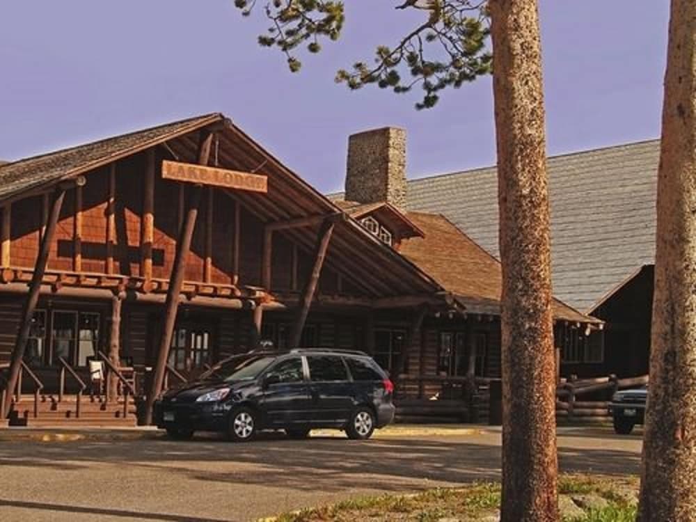 Lake Lodge Cabins - Inside the Park