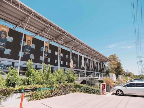 Ibis Pilar