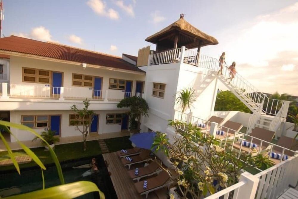 The Island Hotel Bali - Hostel