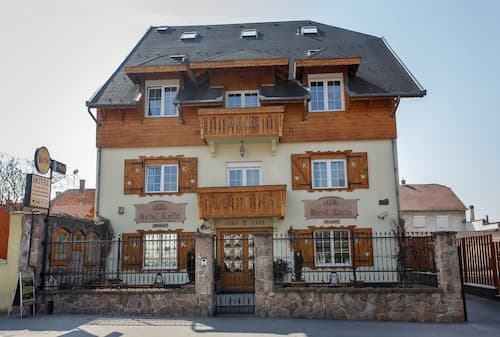 Karin Hotel