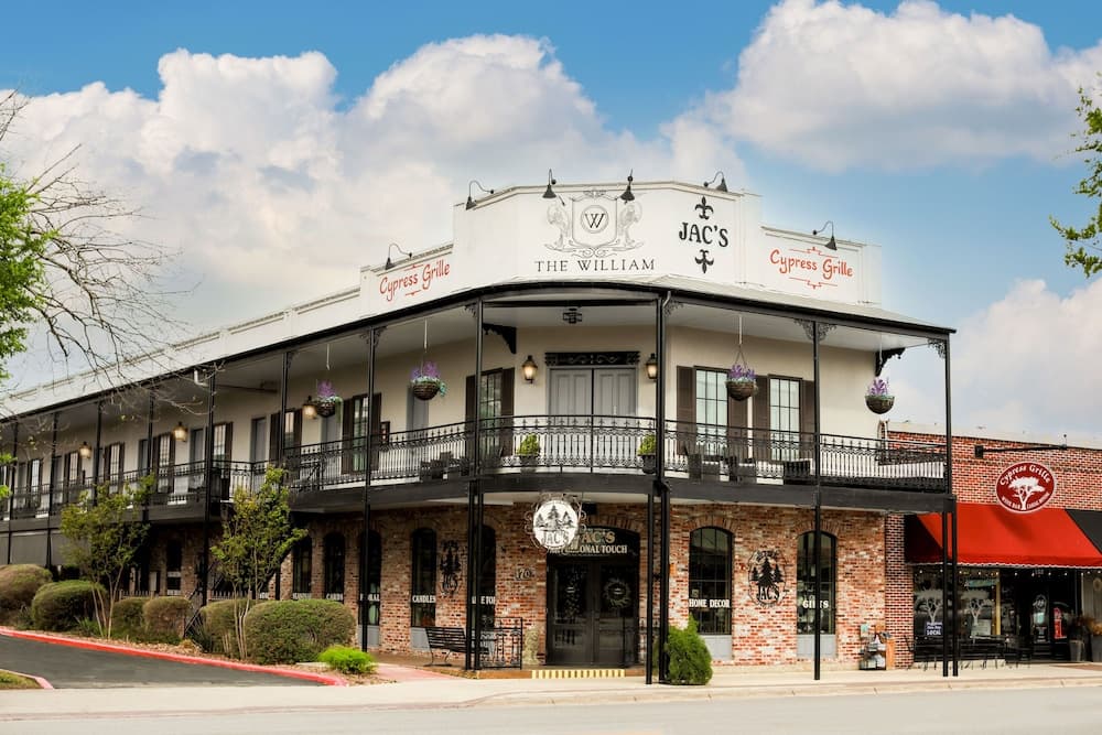 The William Boerne Hotel