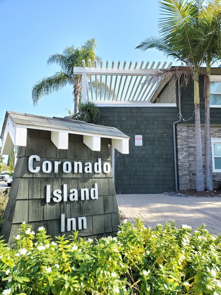 Coronado Island Inn