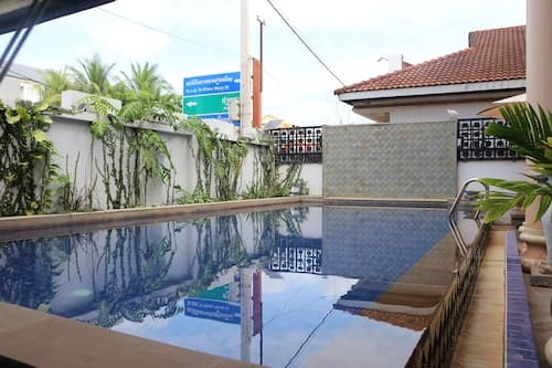 Mom's Guesthouse