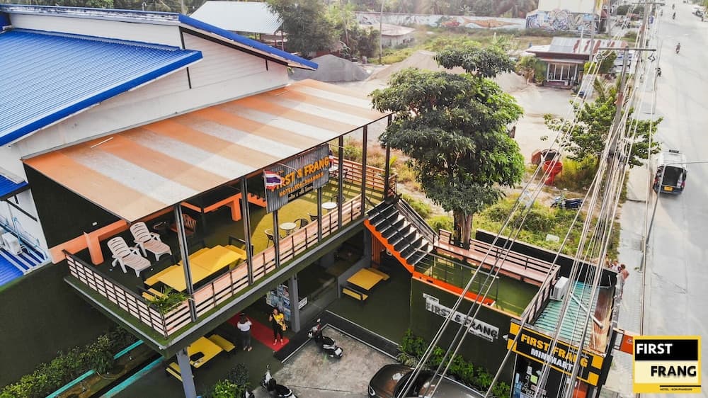 First & Frang Hotel