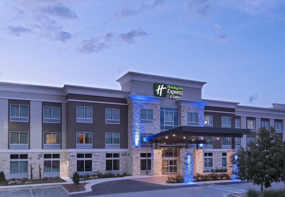 Holiday Inn Express & Suites Austin NW - Four Points by IHG