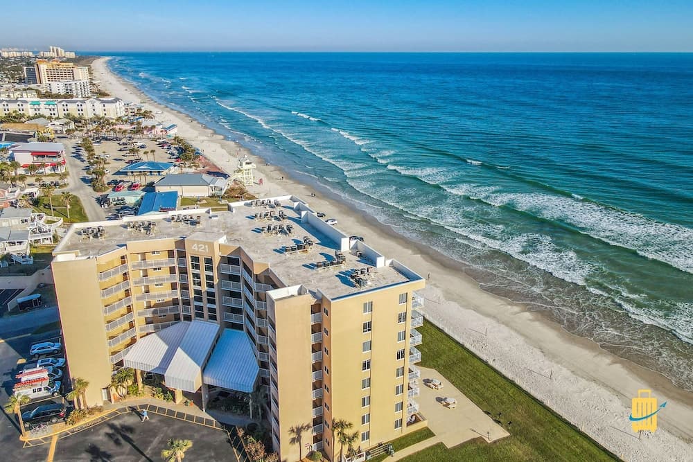 Beachfront Oceania Beach Club Complex