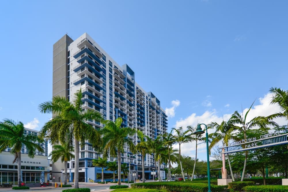 Cozy apt from Downtown Doral Park