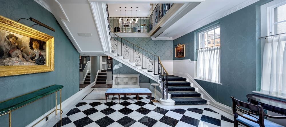 No. 30 Knightsbridge