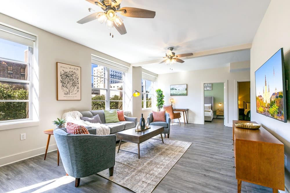 French Quarter Elegance: 4-BR Luxury Retreat in the Heart of NOLA