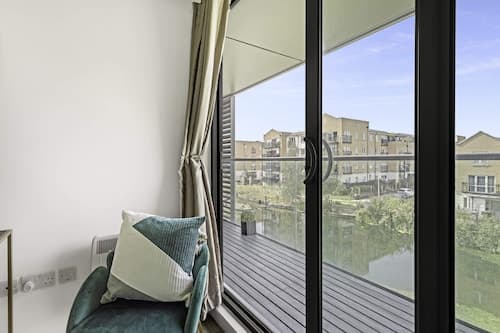 Gorgeous Mile End Flat