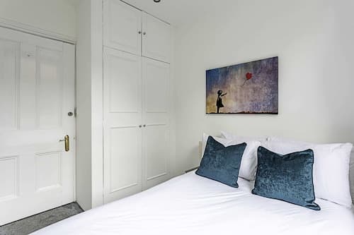 Clapham Charm: 2-bedroom Beauty