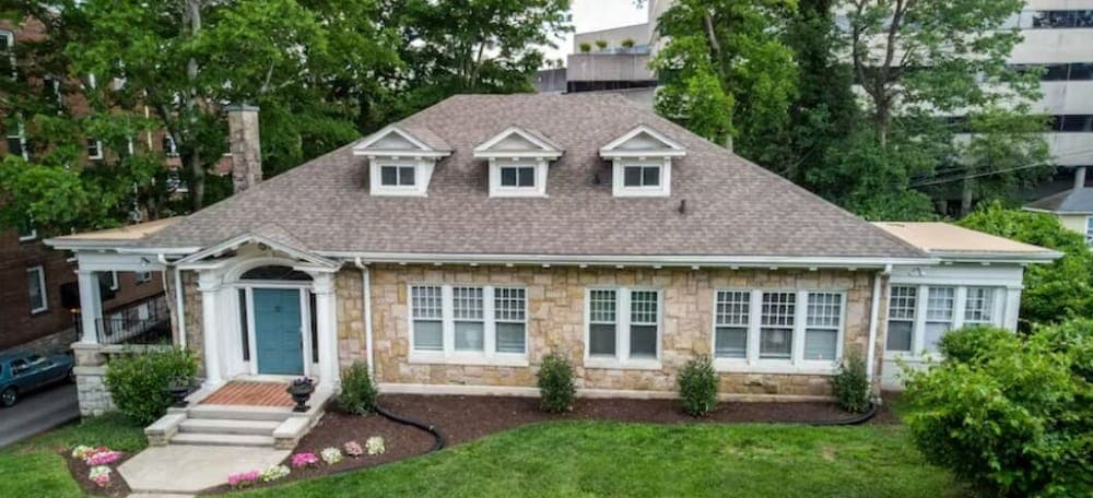 Large Group Downtown Rental - Westend