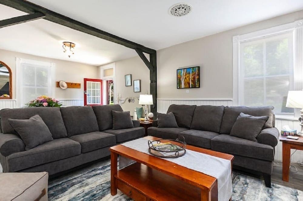 Rocklyn Inn Bed & Breakfast