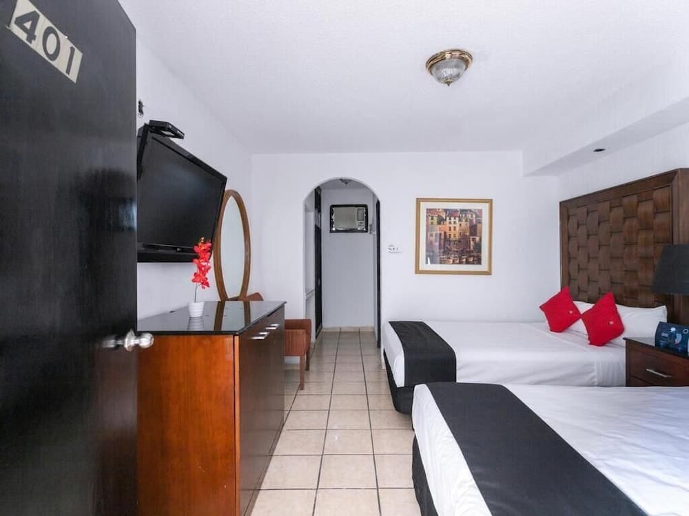 HOTEL ZONA DORADA SUITES