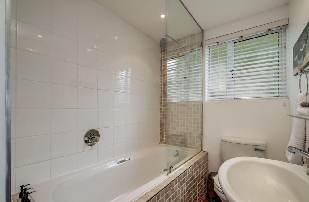 Camps Bay Holiday Apartment w Private Pool CBT Palm Suite