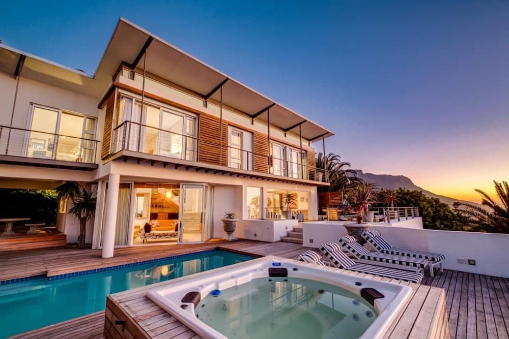 Immaculate Camps Bay Villa w Jacuzzi Views Pool Villa Grenache