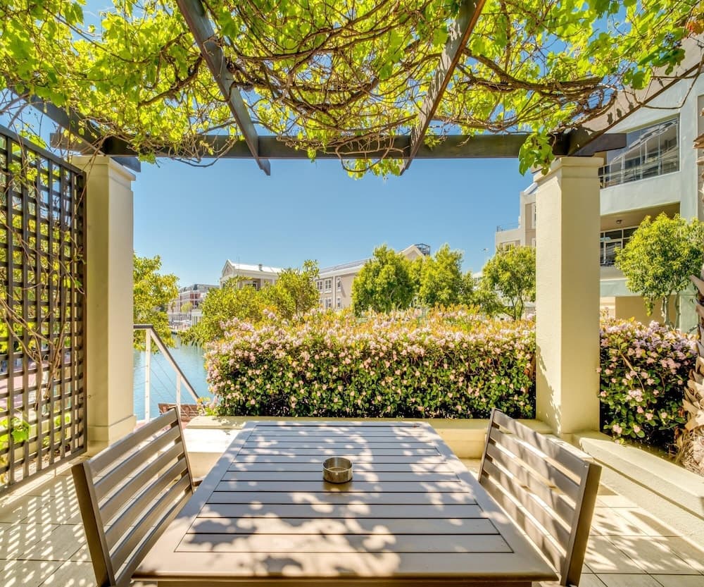 Beautiful Apartment at the Waterfront Marina Altmore 001