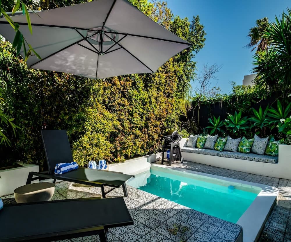 Sea Point Villa Pool Solar Battery Instow Cottage