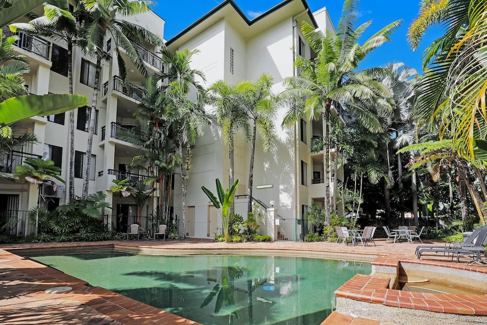 Unique Tropic Escape 111