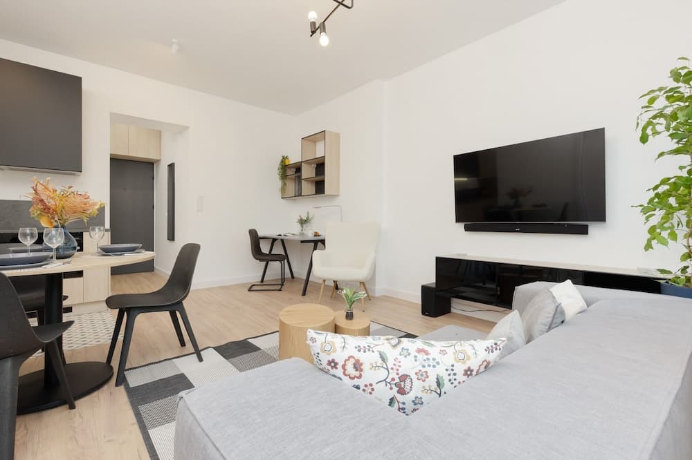 Apartment Emilii Plater 12 by Renters
