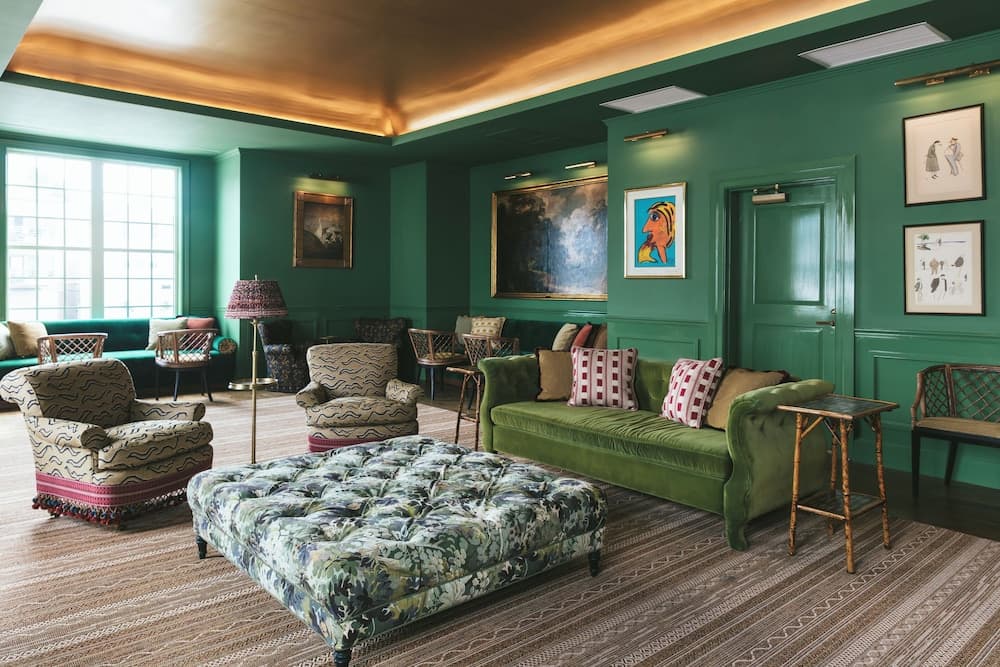 Lobi dinlenme salonu