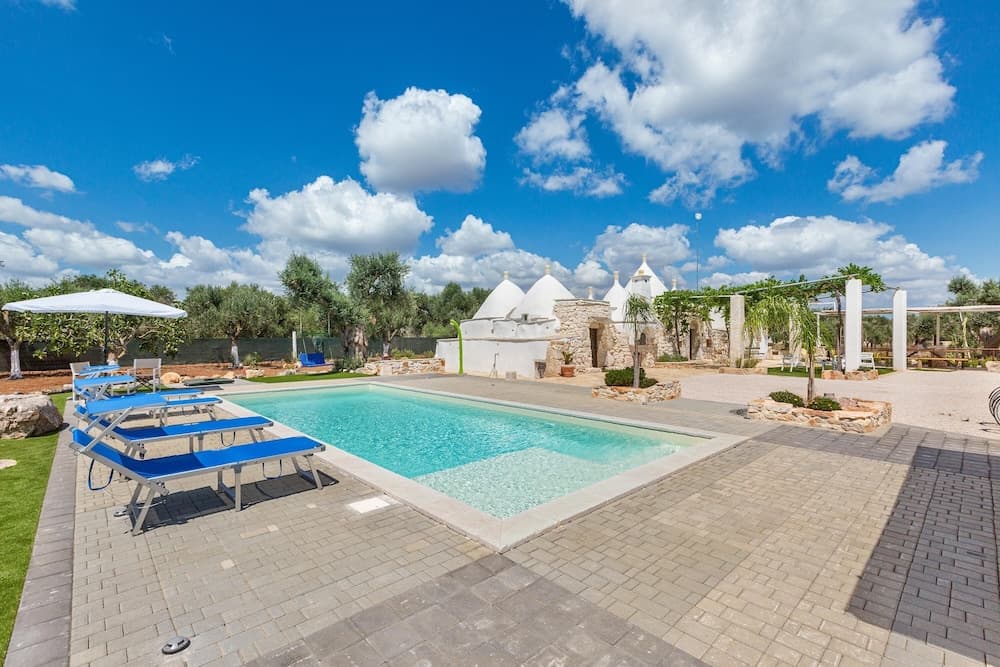 3619 Trulli Contecavallo by Perle di Puglia