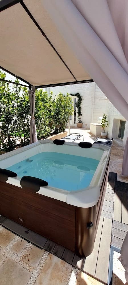 Özel spa küveti