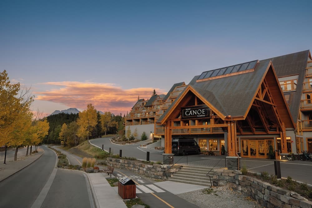 Hotel Canoe and Suites
