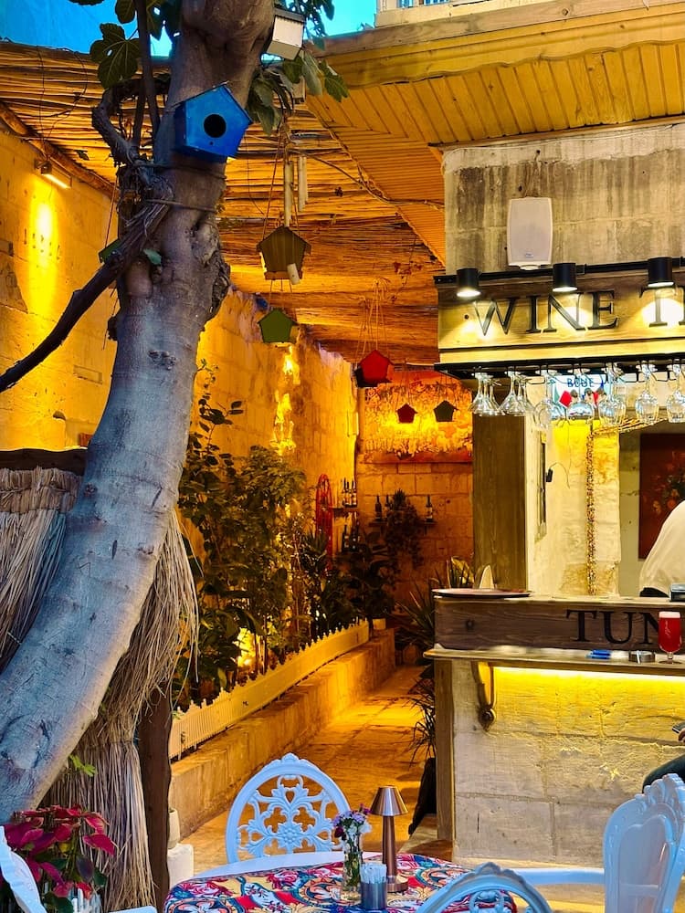 Petra Hotel & Coffee House