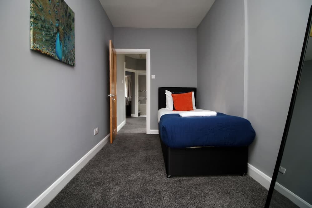 Carlton Grove by Tŷ SA