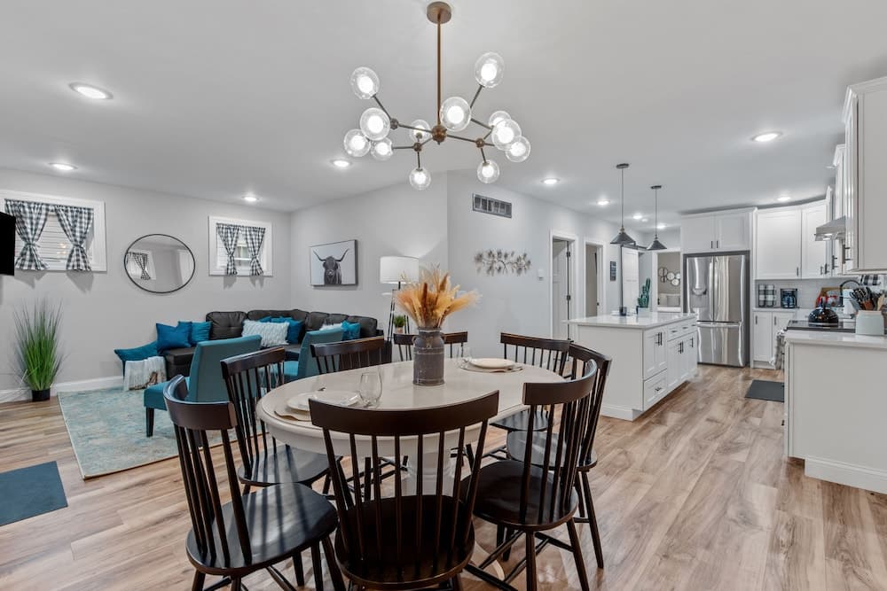 Blue Door Bungalow | JZ Vacation Rentals