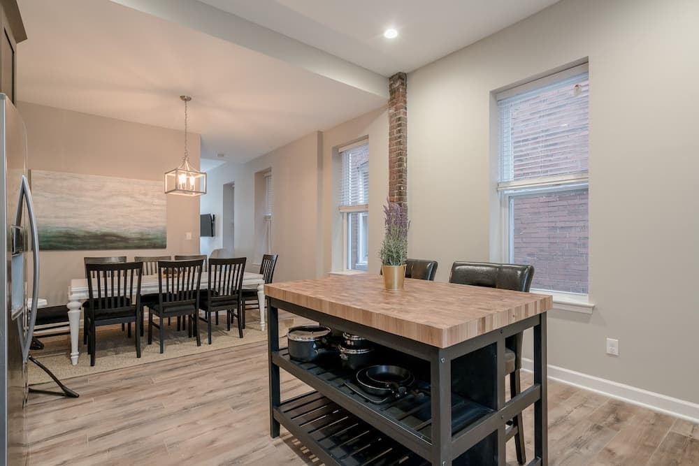 Designer Townhome 2 of 3 Left Side - JZ Vacation Rentals