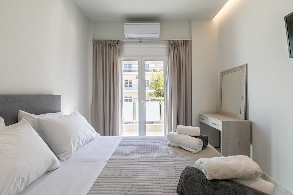 Neaira city apartment near the beach