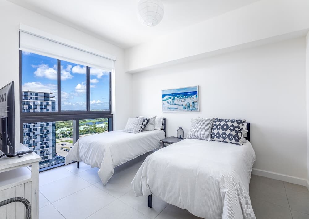 Modern Studio in Downtown Doral