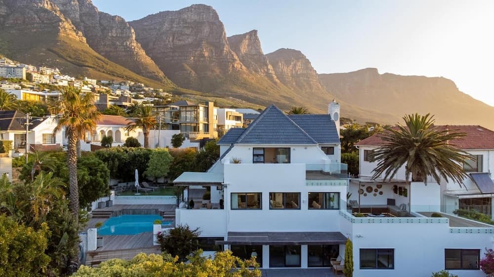 Maison De La Mer - Luxury Camps Bay Villa
