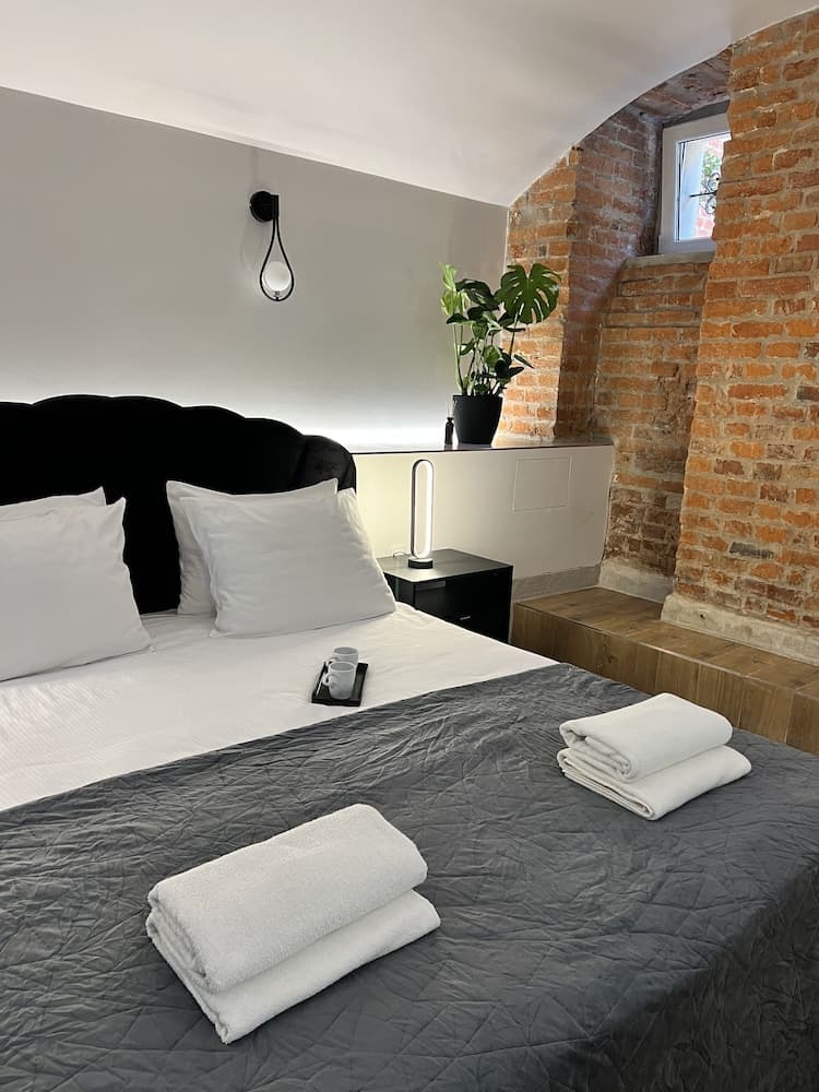 Luxury Leo Apartment Spa & Garden