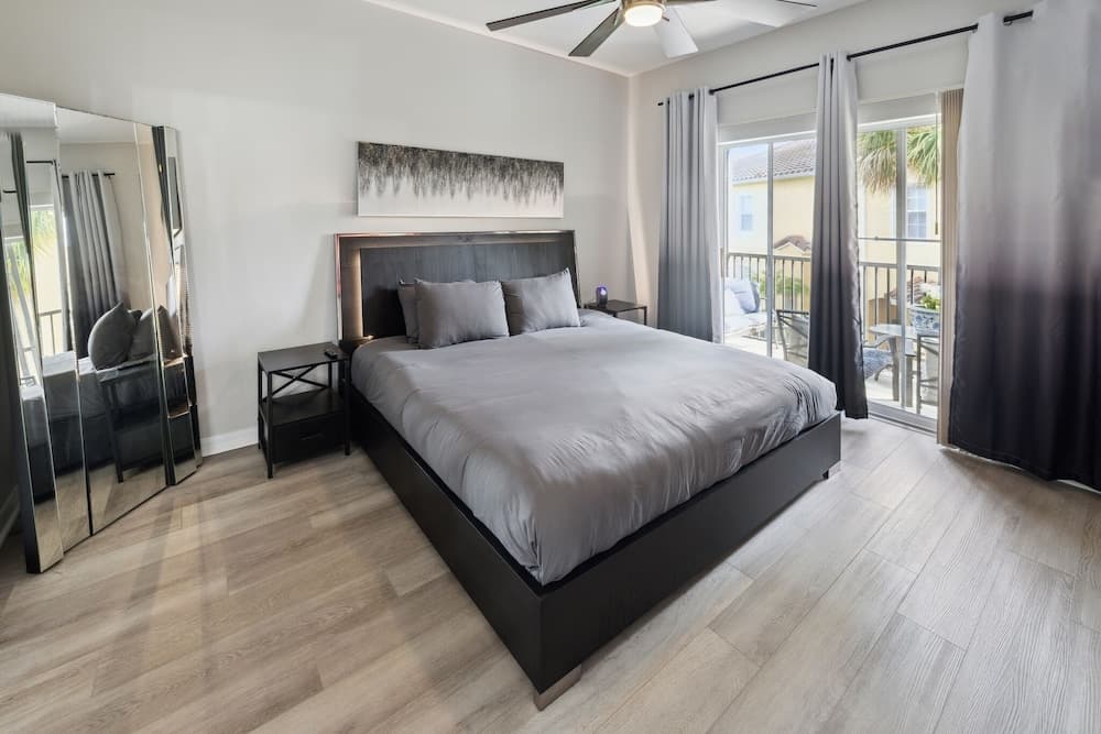 Comfy Disney Themed Oasis 1br Near Parks 1 Bedroom Townhouse by RedAwning
