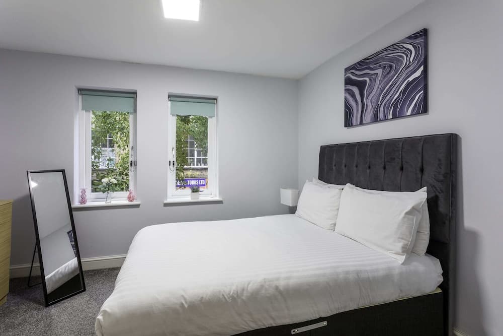 Modern Home Near Central London