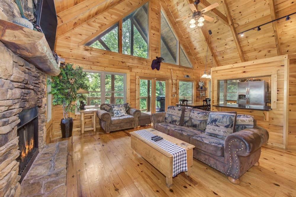 Hidden Haven Log Cabin w/ Private Hot Tub