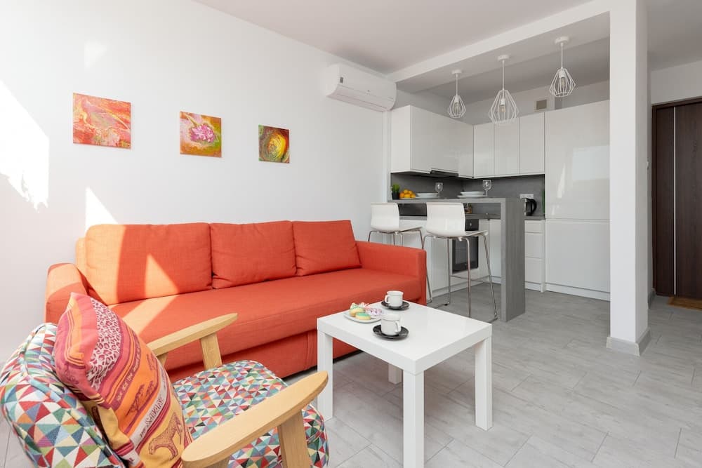 Warsaw Studio City View by Renters