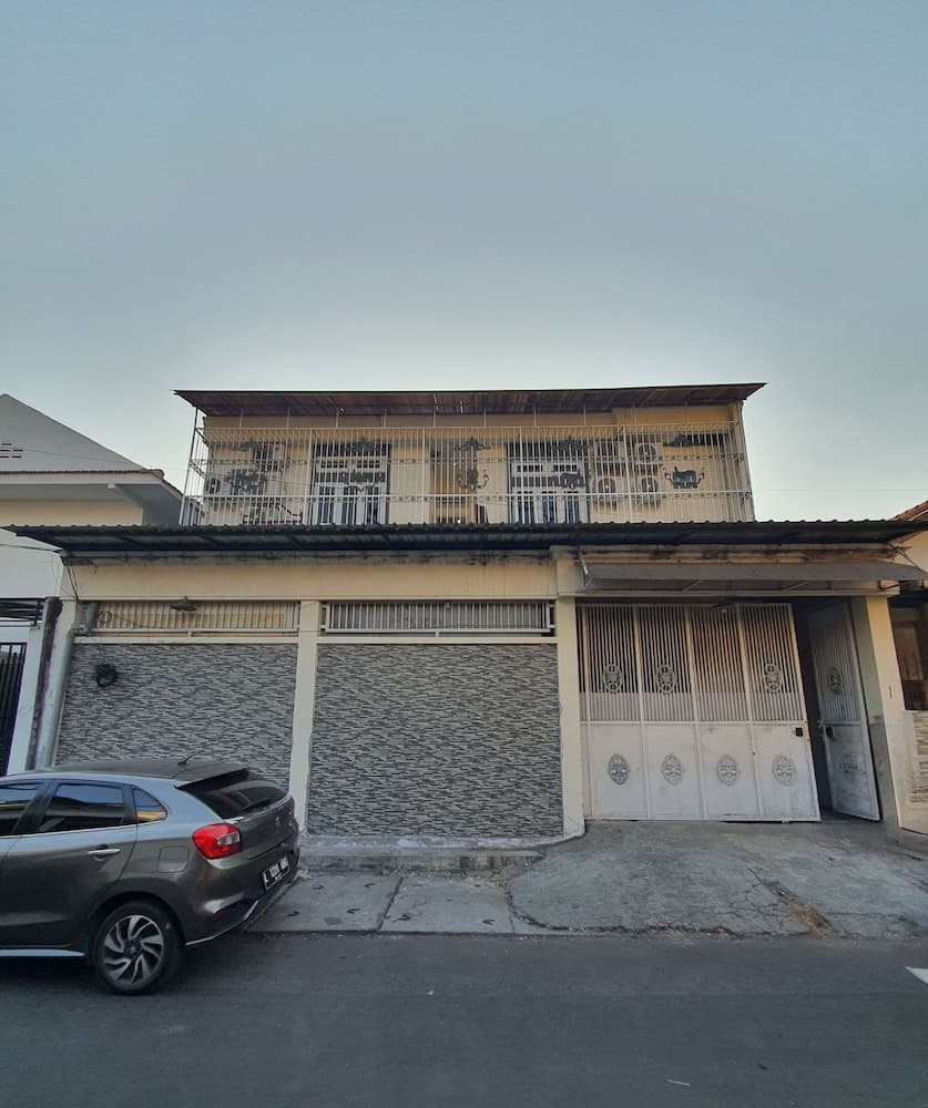 OYO 93114 Salak Homestay Syariah