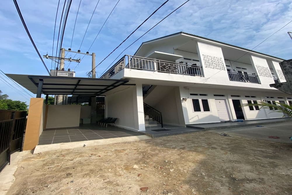 OYO 93126 Nrc White House